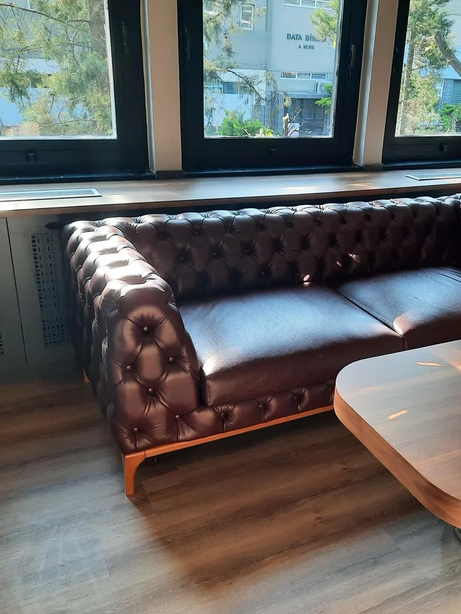 Düğmeli kapitone özel üretim deri chesterfield koltuk